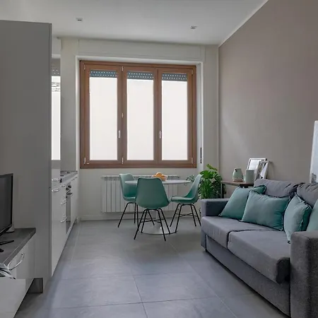 Apartment La Torre - By Myhomeincomo *
