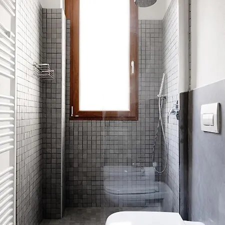 Apartmán La Torre - By Myhomeincomo Como